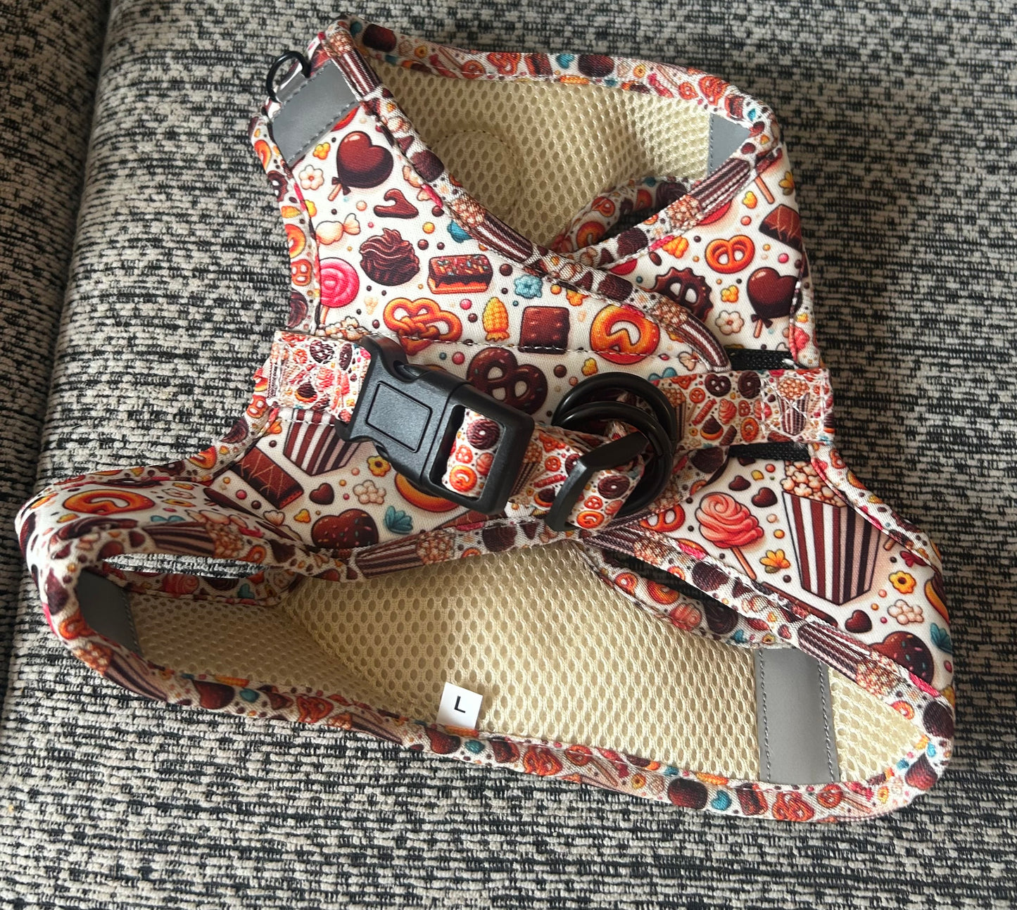 Sweet shop step in harness